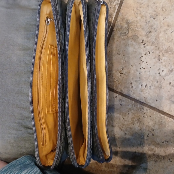 Baggallini Crossbody 3 Zipper Small Bag Gray Organizer Yellow Lined Triple 9×7×3 - Picture 4 of 10